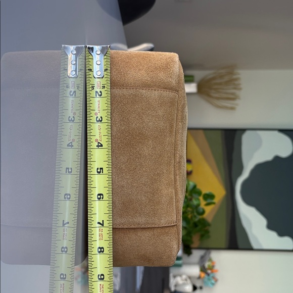 Tan Suede Yves Saint Laurent Shoulder Bag - Picture 4 of 7